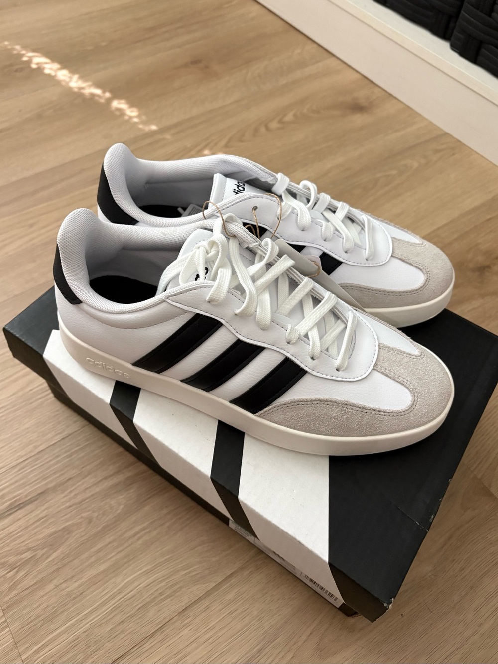 NEW Adidas Barreda lifestyle Court Shoes Women’s Size 10